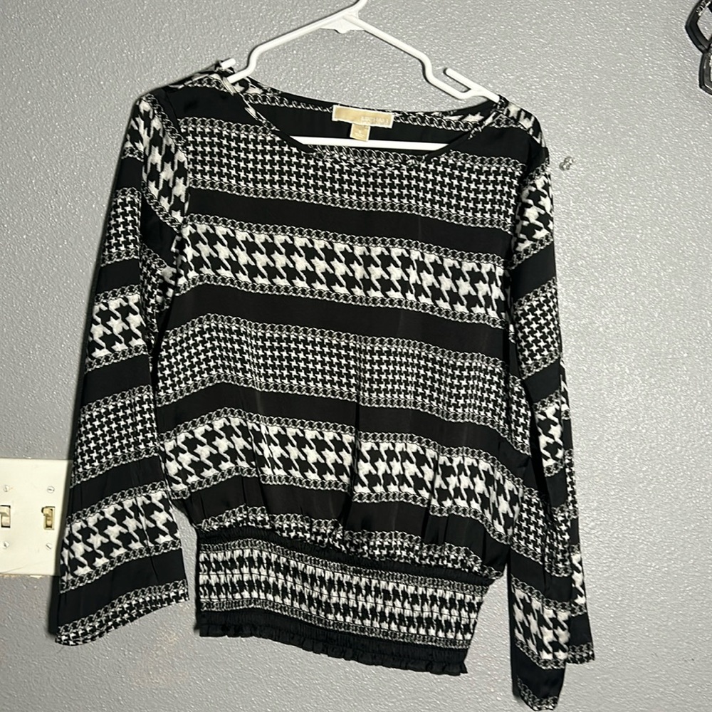 Mk Blouse size M‎